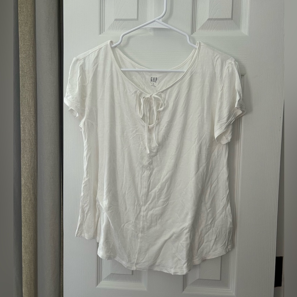 Gap White Keyhole Tee
